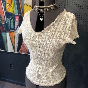 VINTAGE LINED CREAM LACE S/S V-NECK BLOUSE